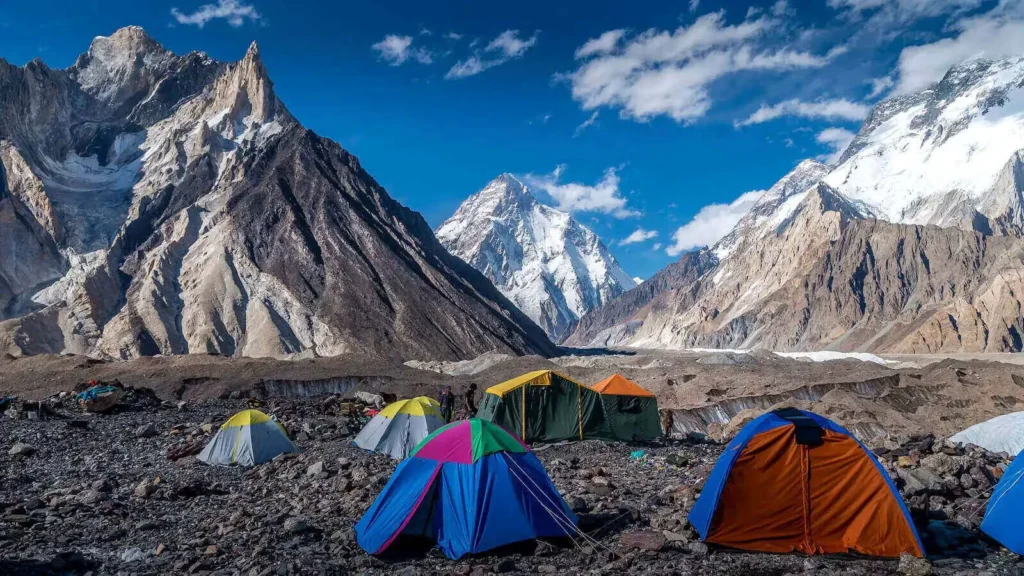 Stagione del K2: Concordia e il Baltoro sotto un cielo estivo limpido