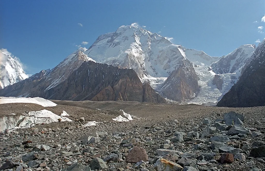 The broad, mile-and-a-half-long summit ridge of Broad Peak that gives the mountain its name