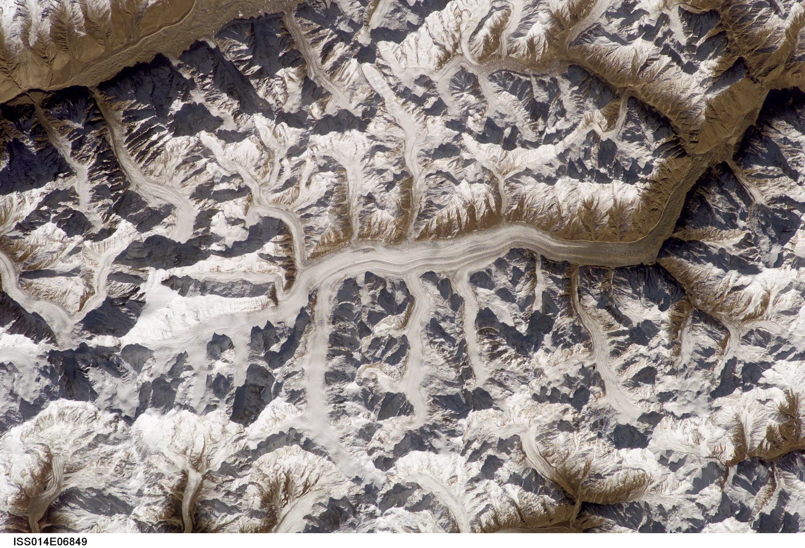 Satellite view of the Chogo Lungma Glacier winding through the Spantik-Sosbun mountains, the approach route to Spantik base camp