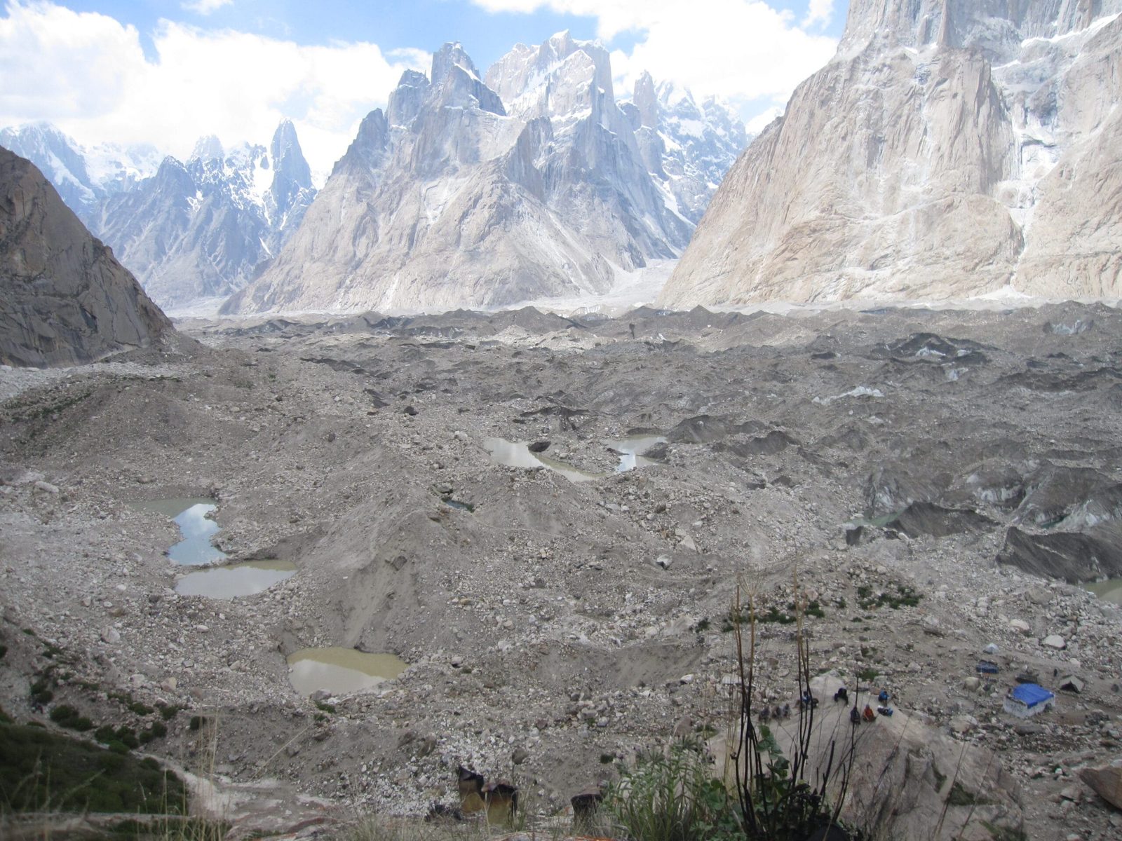 Il Ghiacciaio Baltoro visto dal campo di Urdukas lungo il trekking da Askole