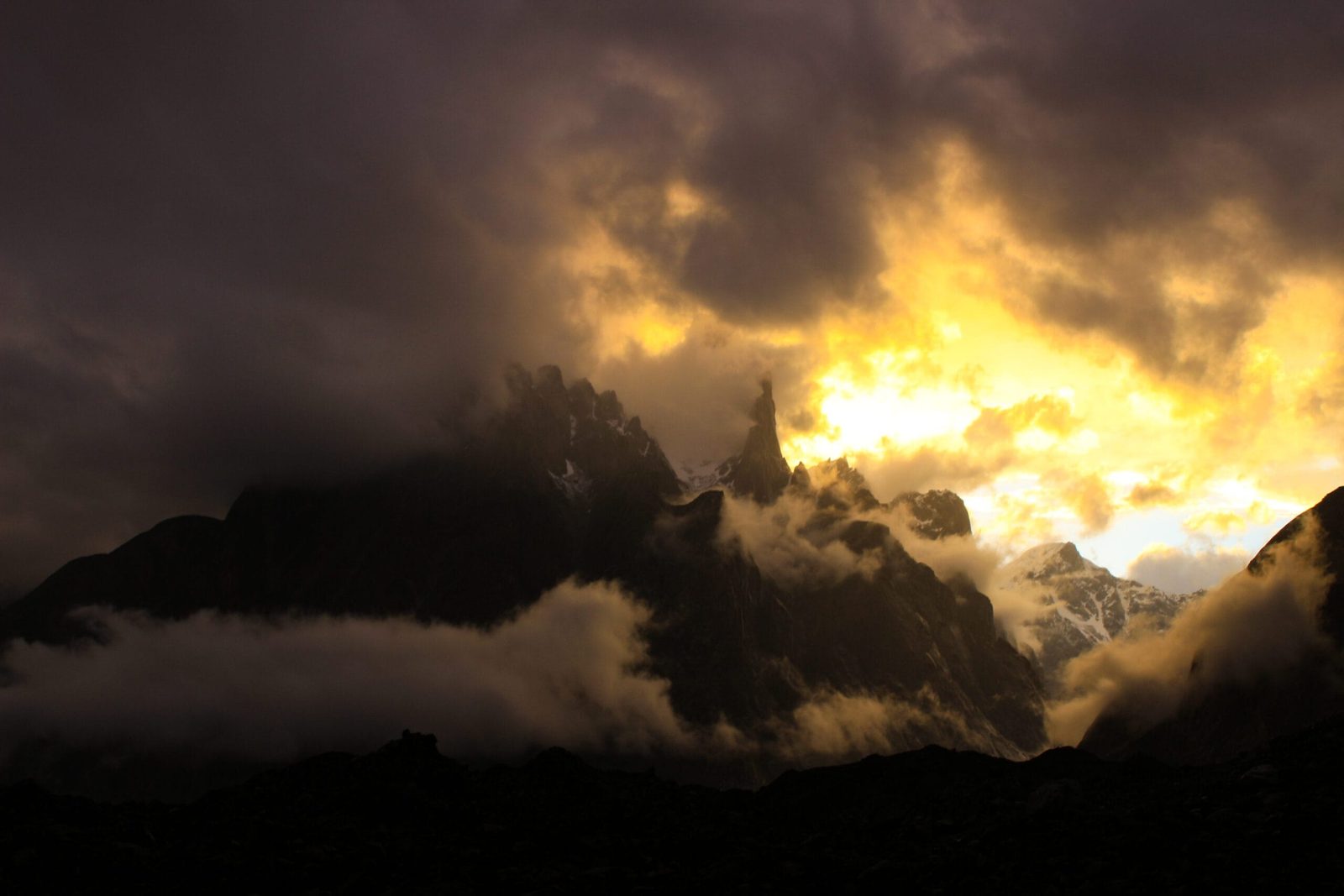 Urdukas campsite on the Baltoro Glacier route towards Concordia